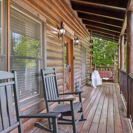 Sleepy Willow Cabin Севьервилл Экстерьер фото