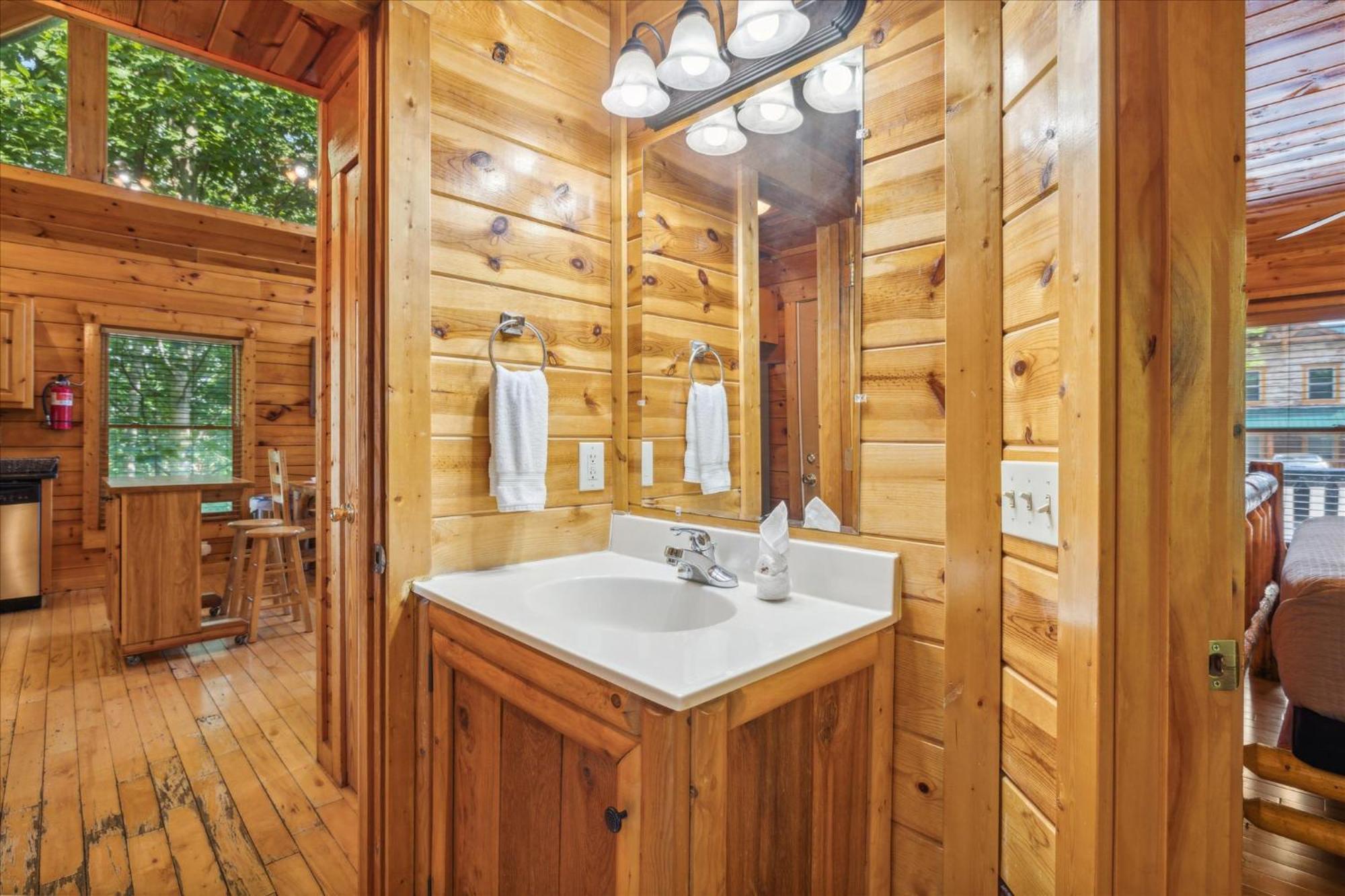Sleepy Willow Cabin Севьервилл Экстерьер фото